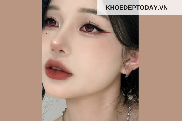 Những lỗi thường gặp khi mới kẻ mắt nước