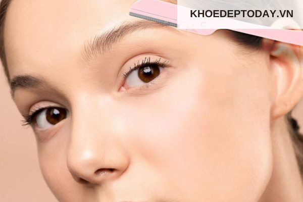 Cạo lông mày có tác hại gì không?